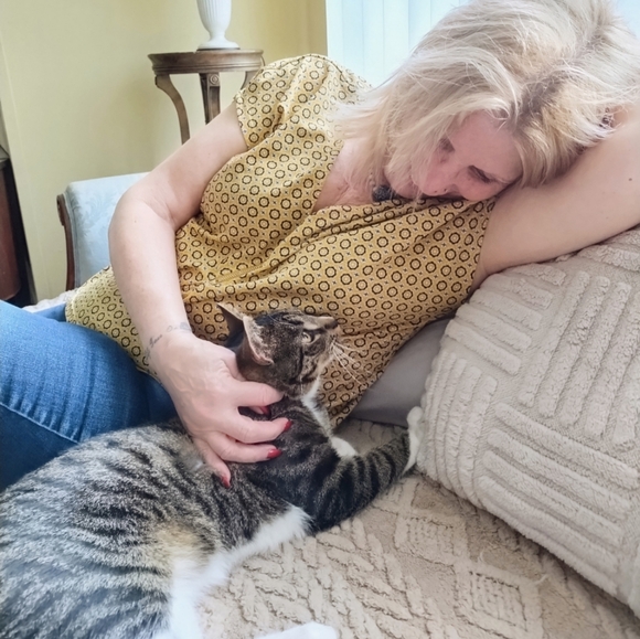 Meet your Posher, Debbee - Picture 7 of 9